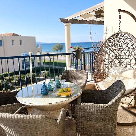 Odyssey Beach Front Apartment ハニア エクステリア 写真