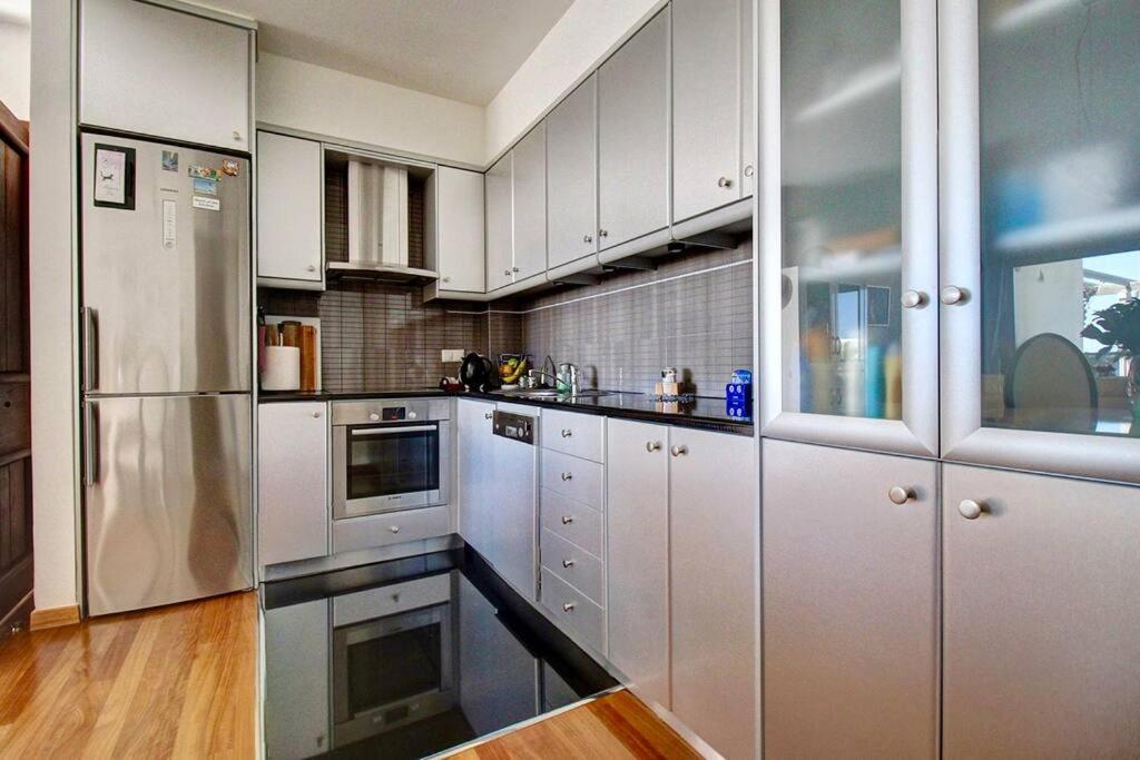 Odyssey Beach Front Apartment ハニア エクステリア 写真