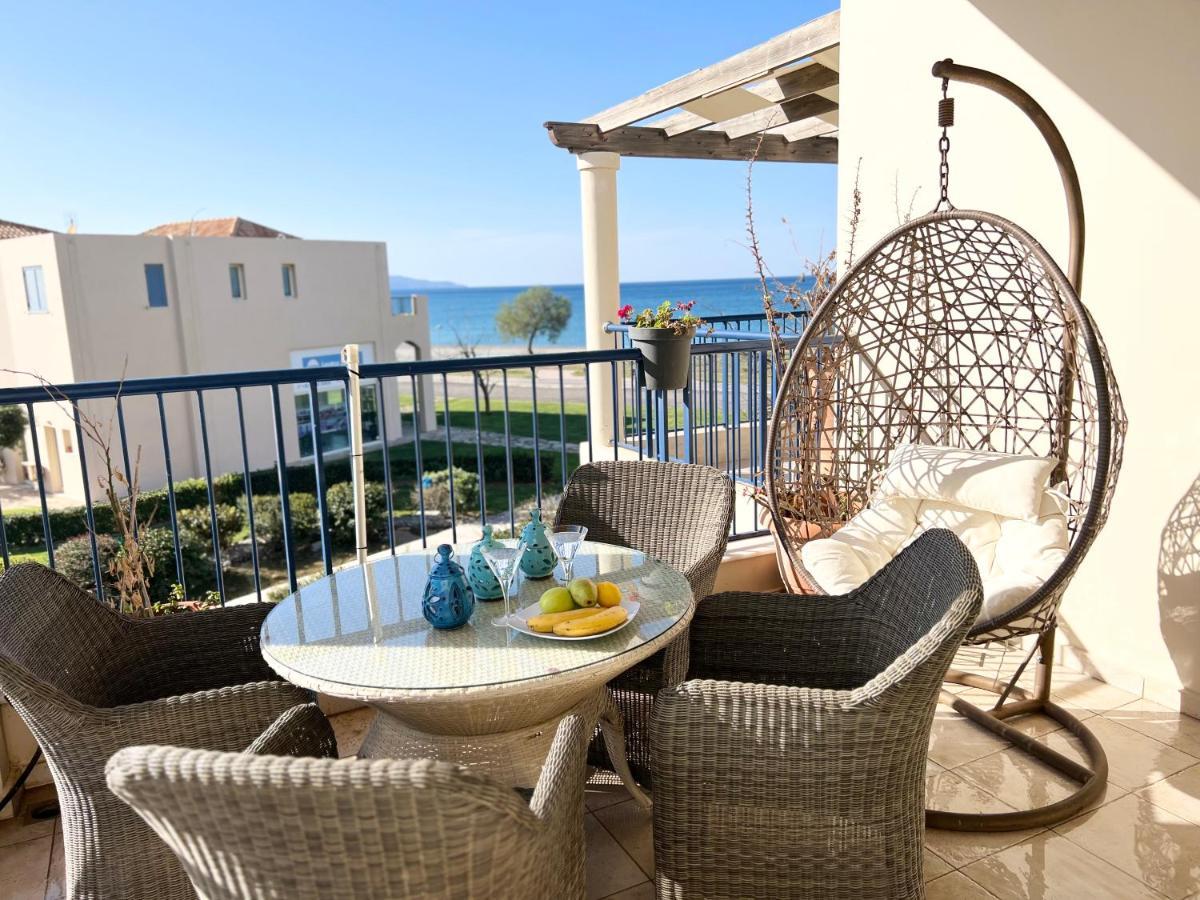 Odyssey Beach Front Apartment ハニア エクステリア 写真