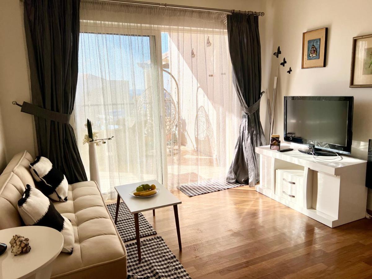 Odyssey Beach Front Apartment ハニア エクステリア 写真